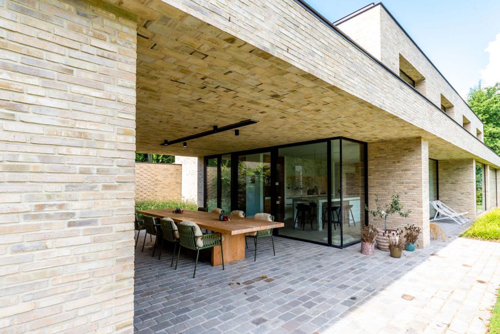 Architecturale aluminium ramen voor een moderne villa in Schilde