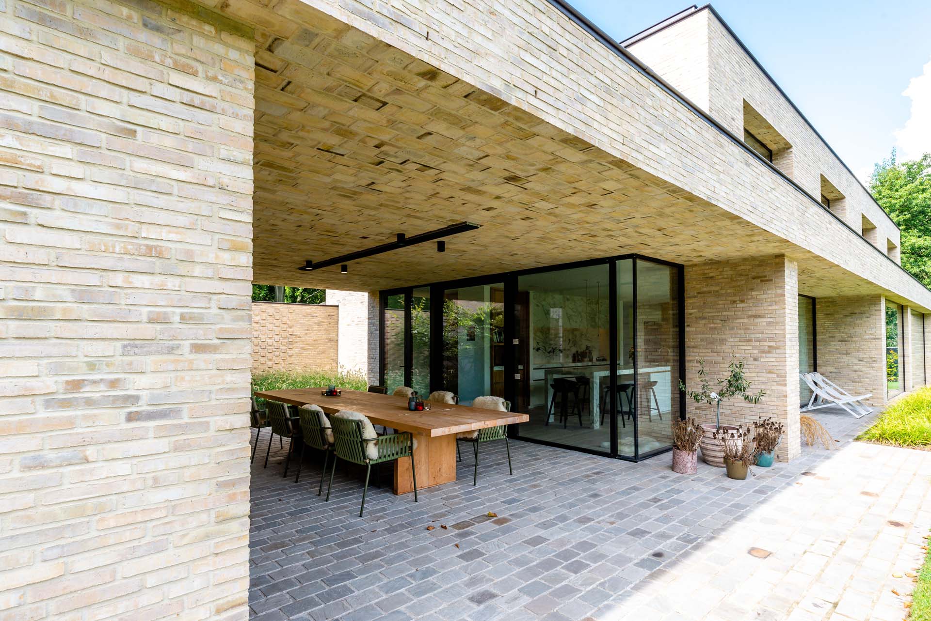 Architecturale aluminium ramen voor een moderne villa in Schilde